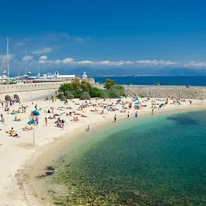 Top-of-range Of 90m2 & 20m2 Of Sunny Terrace, 2min From Sea Apartment