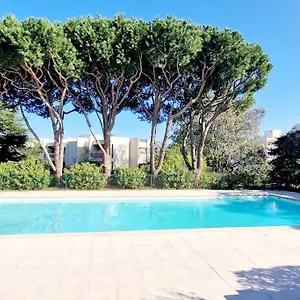 Avec Piscine Antibes