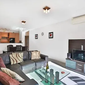 Charming Two-bedroom With Balcony And Garage By The Marina Apartment
